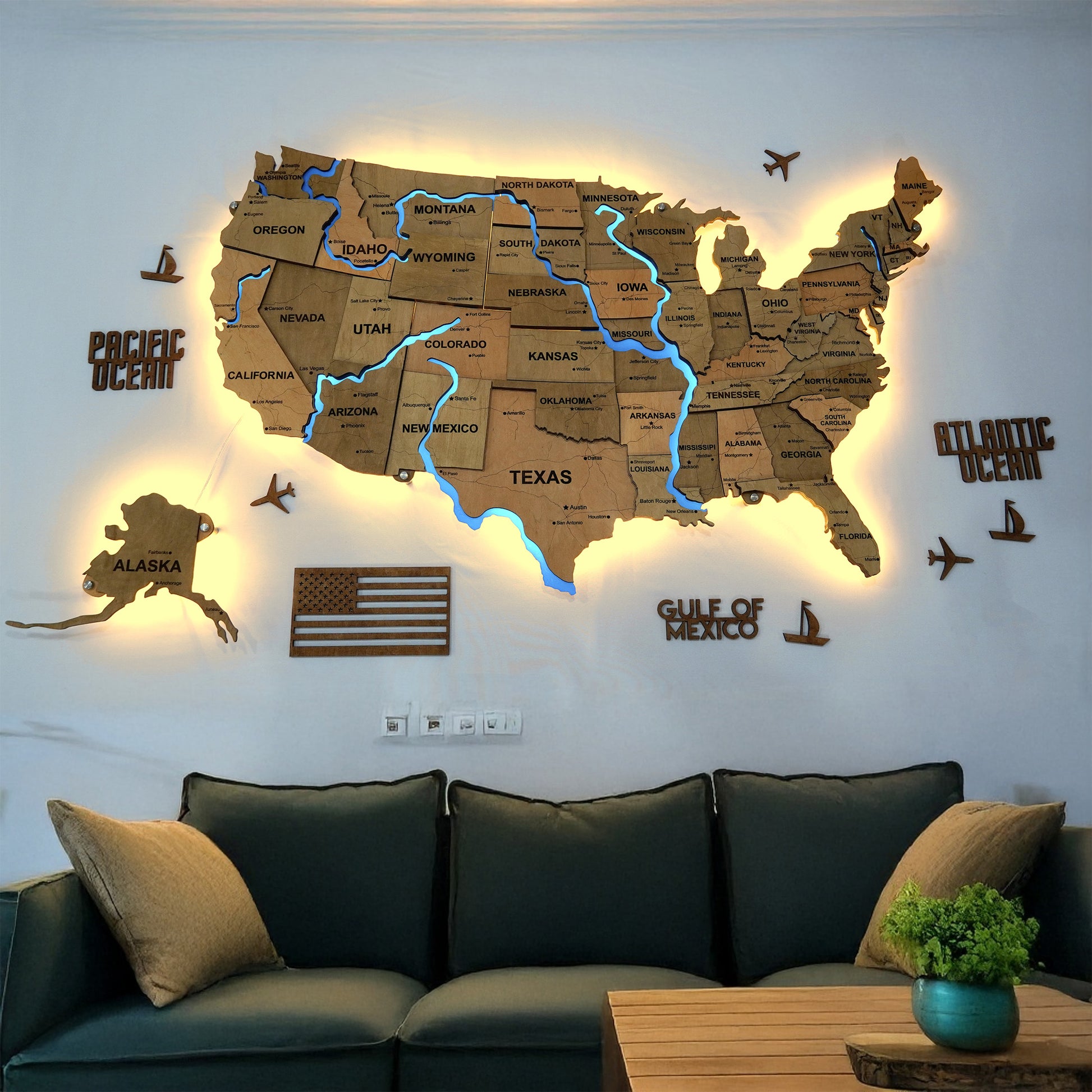 Wooden USA Map With LED – With Rivers, color Light Tree