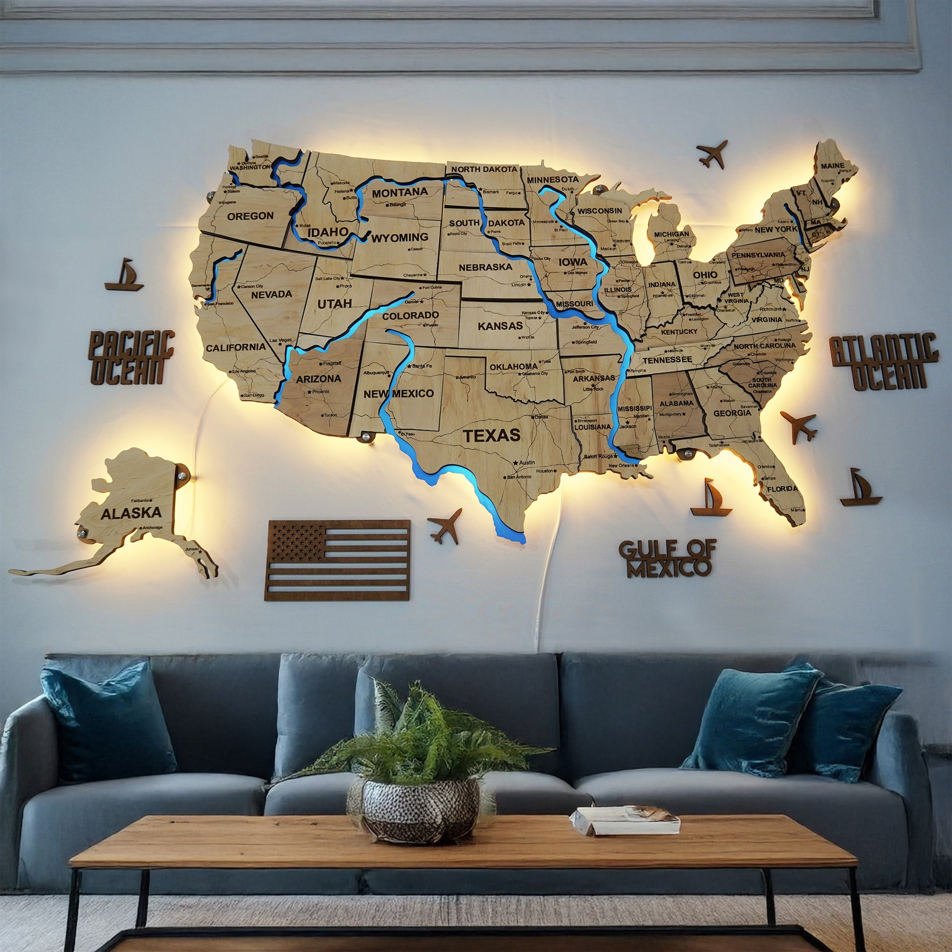 Wooden USA Map With LED – With Rivers, color Natural