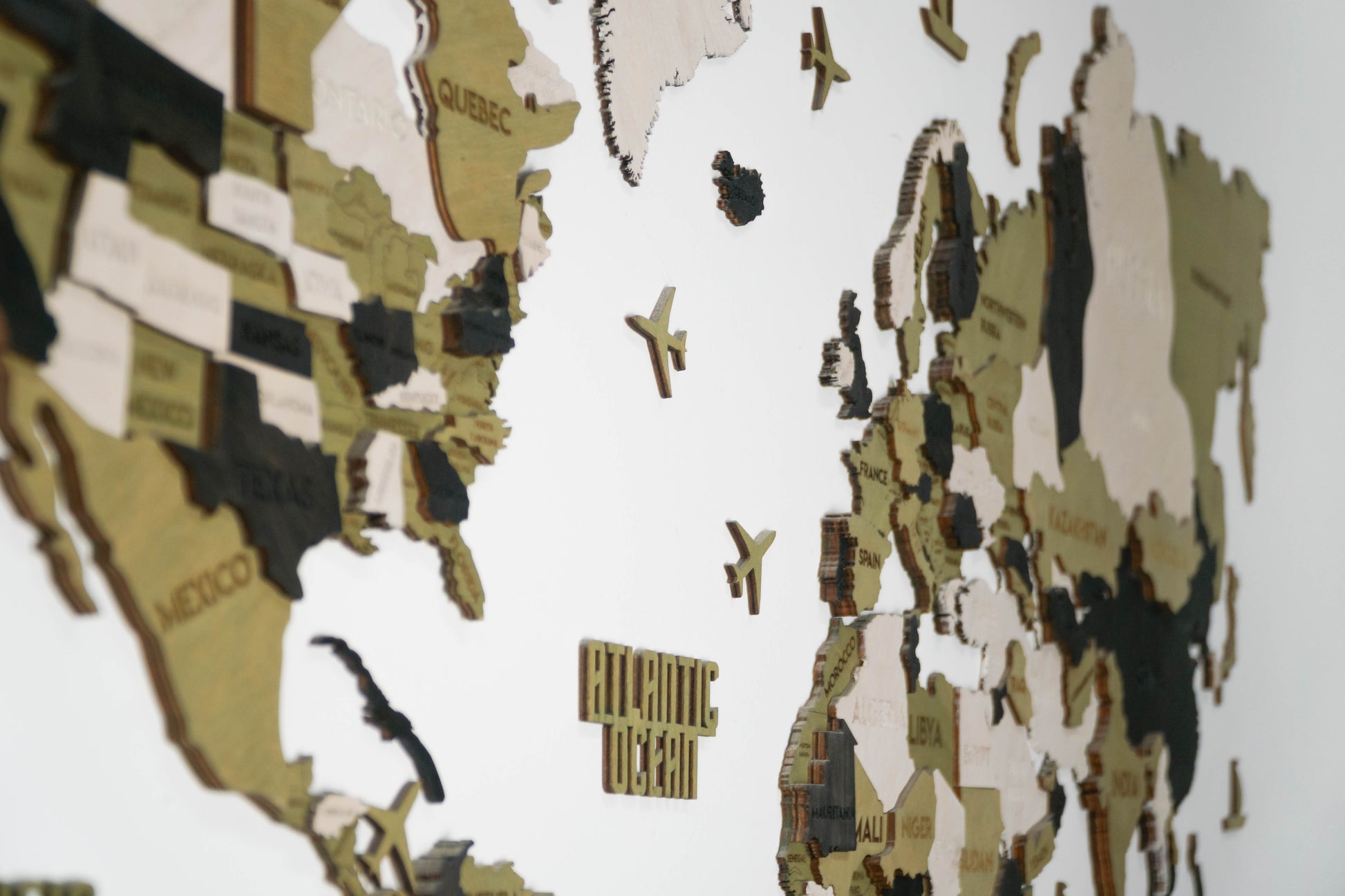 3D Wooden Multilayer world map color Verde