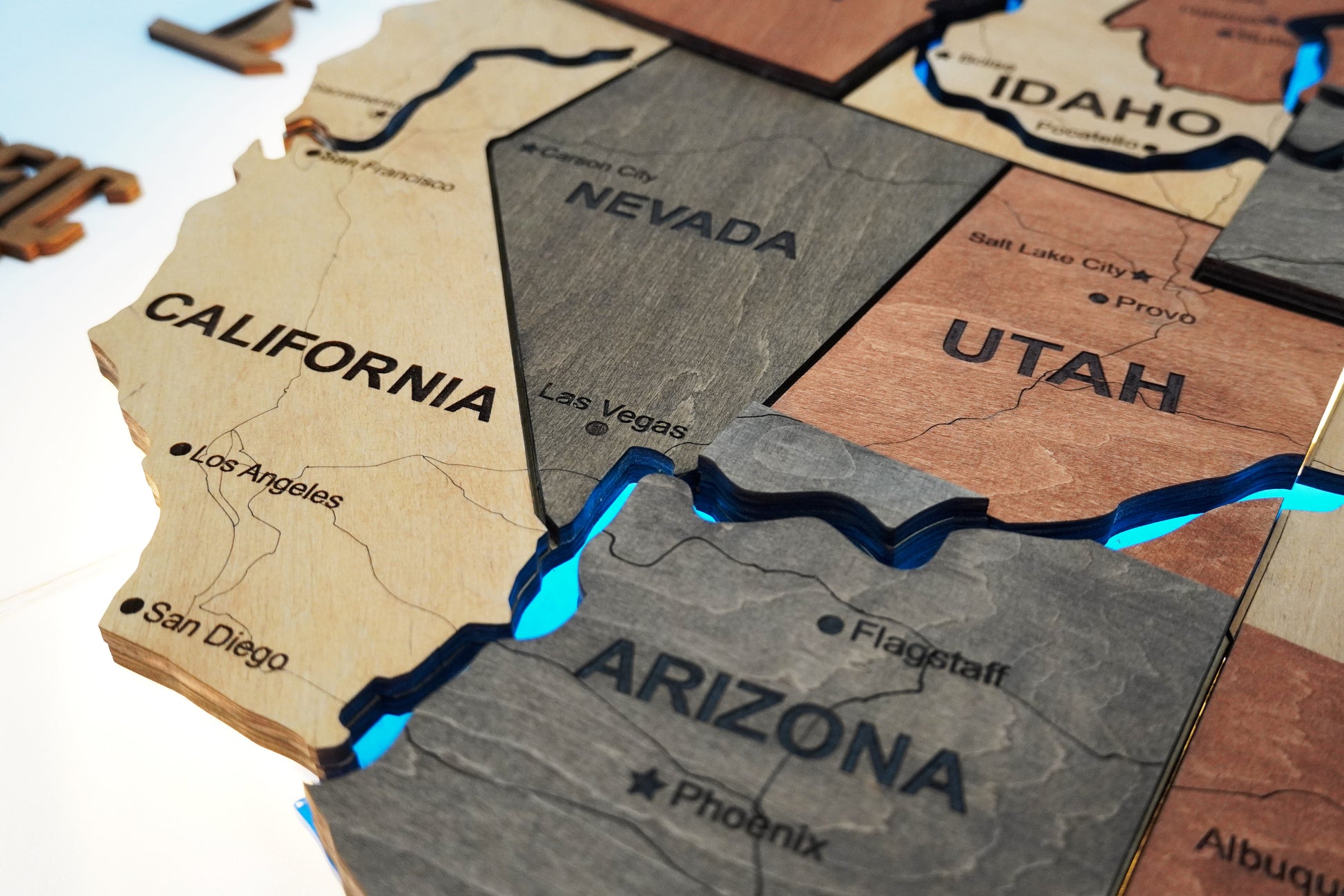 Wooden USA Map With LED – With Rivers, color Warm