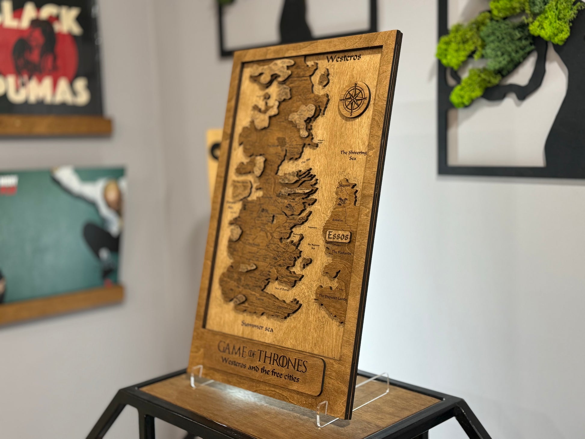 Game of Thrones map, in Rosewood color, measures 50x30 cm