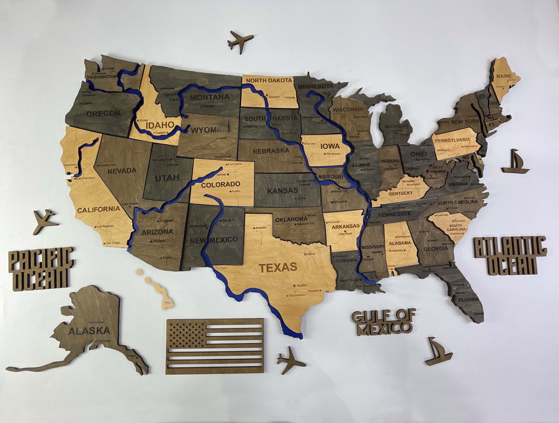Wooden USA Map  – With Rivers, color Brut