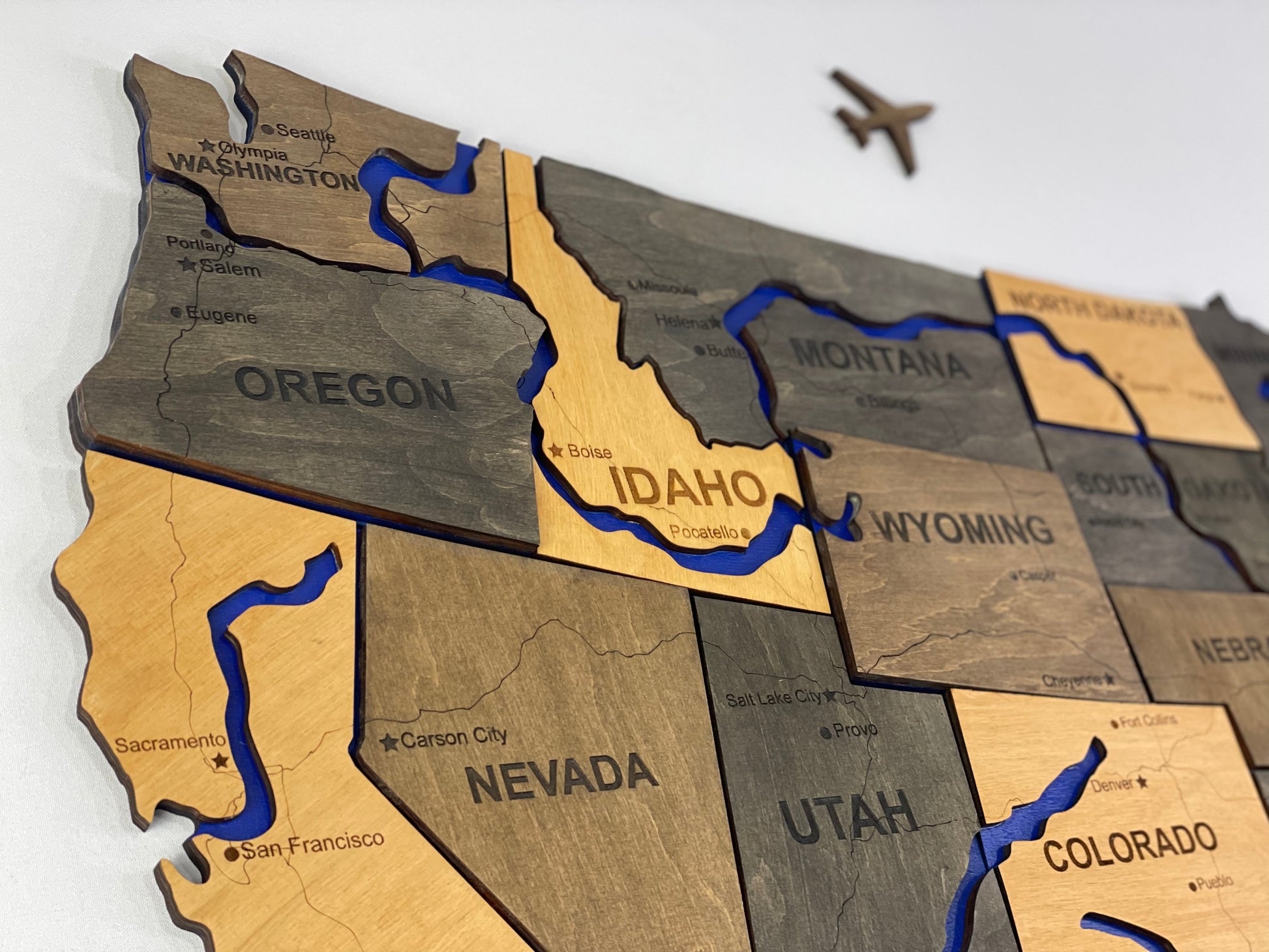 Wooden USA Map  – With Rivers, color Brut