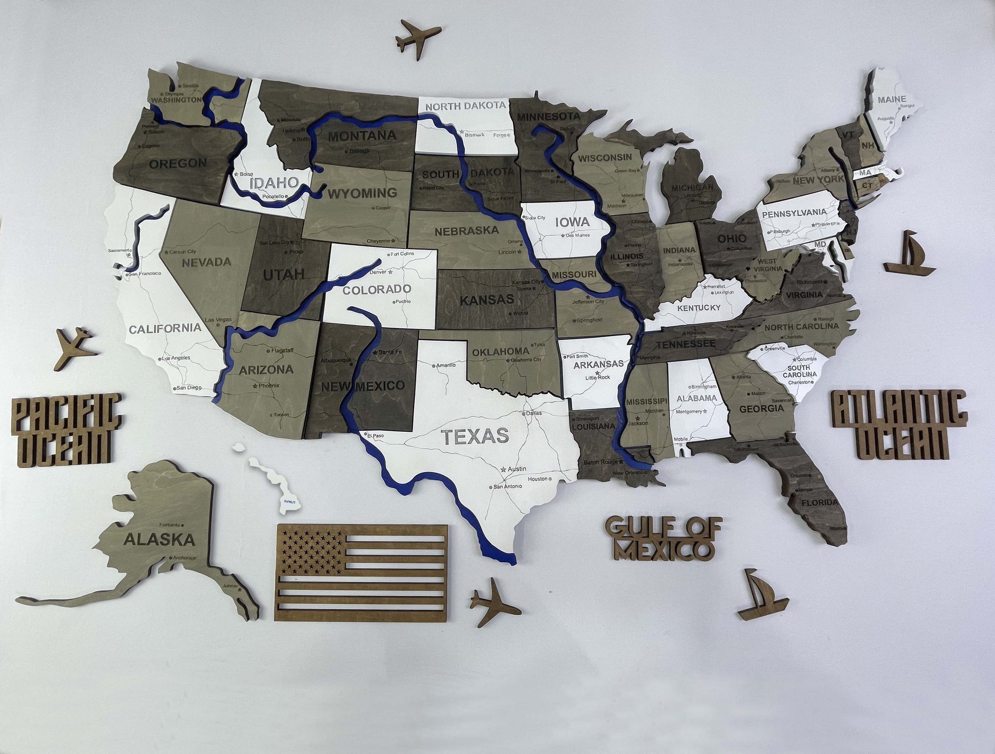 Wooden USA Map  – With Rivers, color Black&White