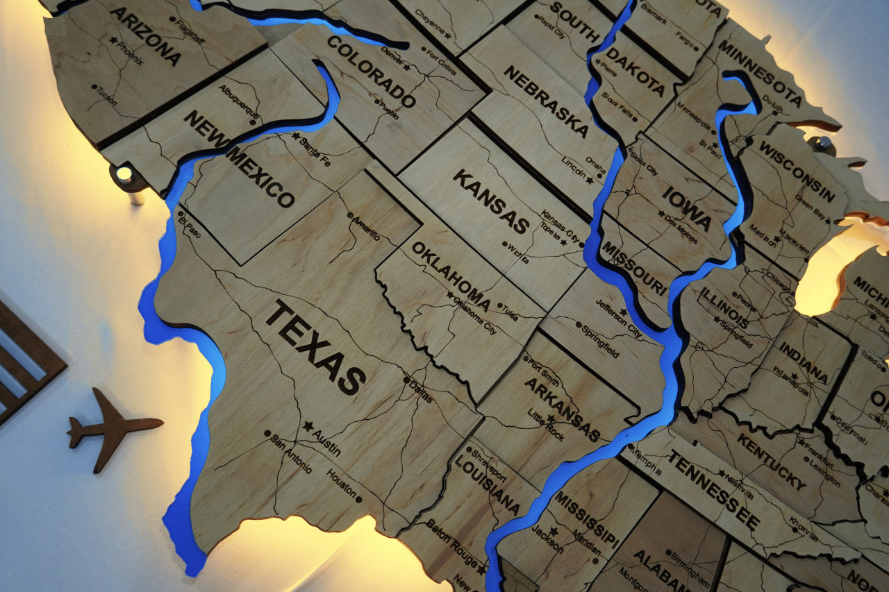 Wooden USA Map With LED – With Rivers, color Natural