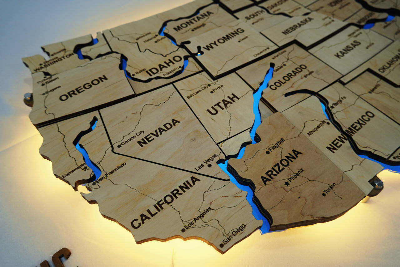 Wooden USA Map With LED – With Rivers, color Natural