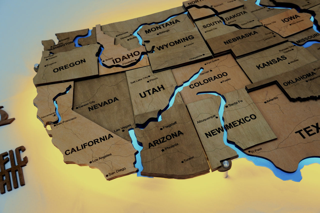 Wooden USA Map With LED – With Rivers, color Light Tree