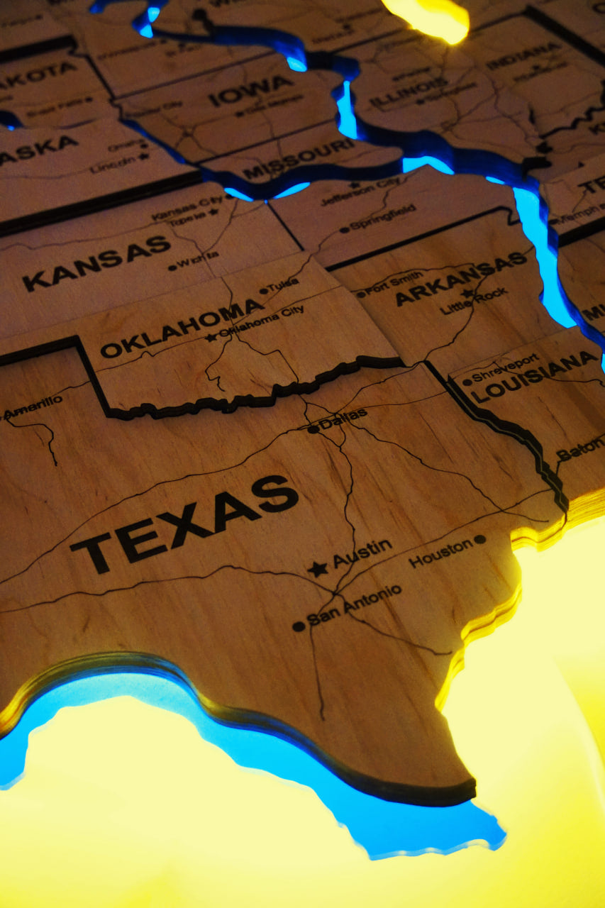 Wooden USA Map With LED – With Rivers, color Natural