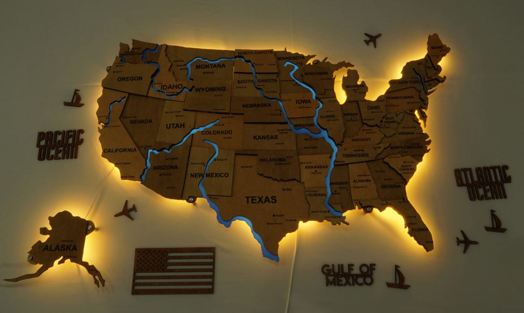 Wooden USA Map With LED – With Rivers, color Light Tree