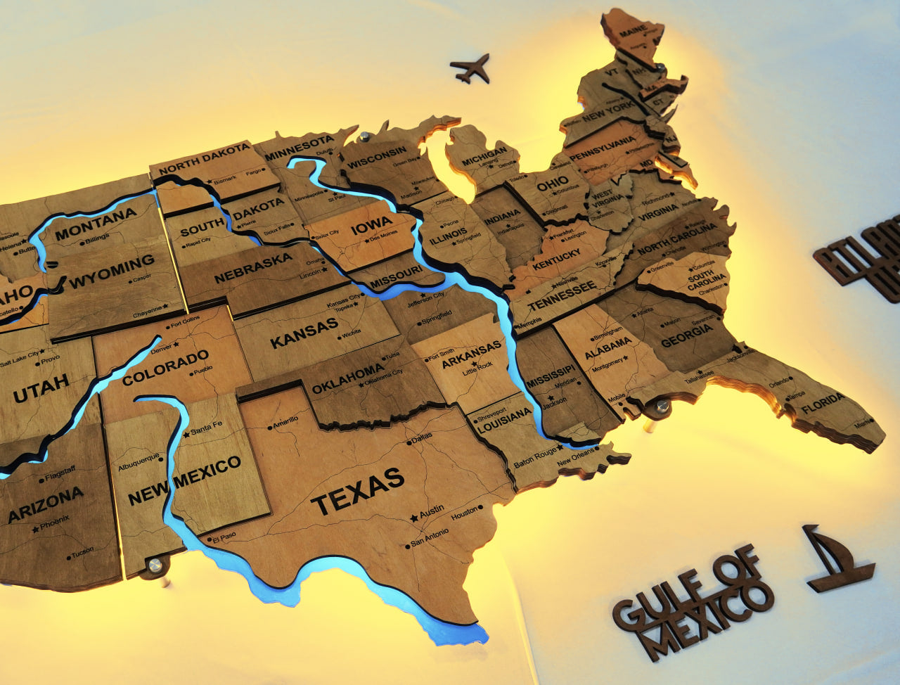 Wooden USA Map With LED – With Rivers, color Light Tree