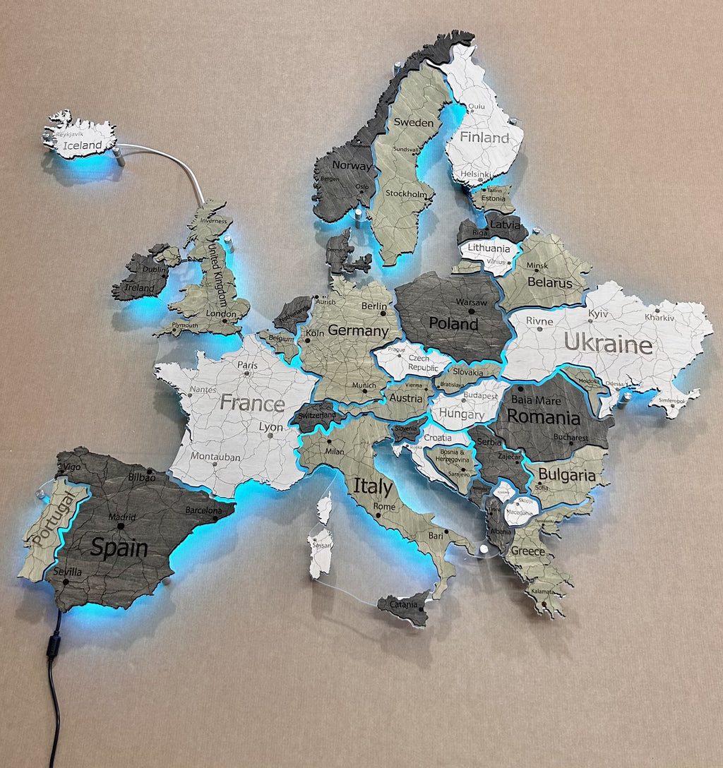 Europe LED RGB map on acrylic glass with backlighting between countries color Verde