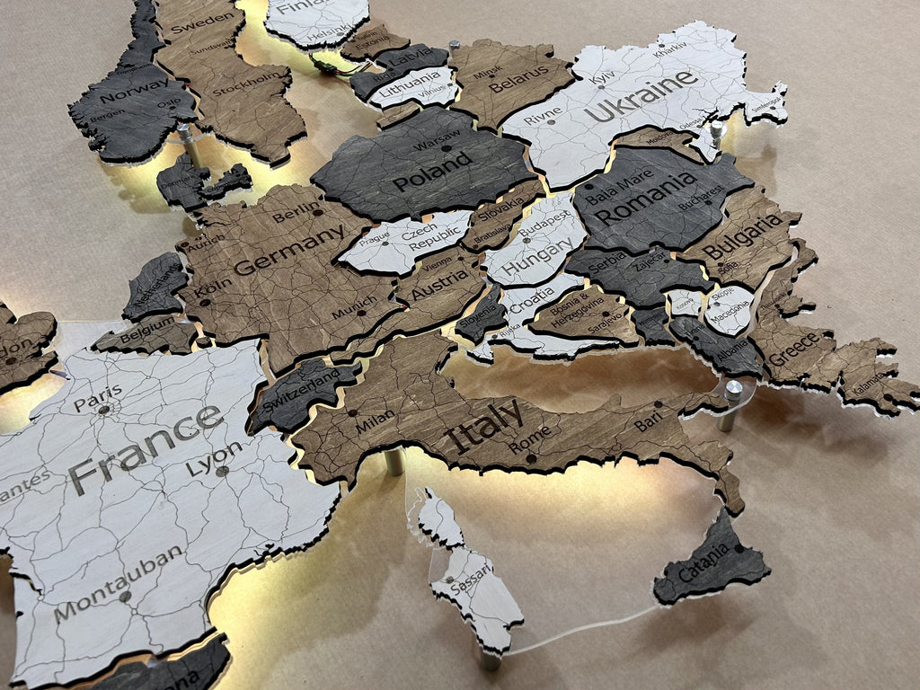 Europe LED map on acrylic glass with backlighting between countries color Wander