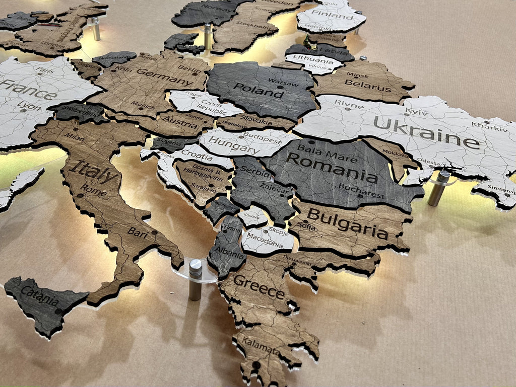 Europe LED map on acrylic glass with backlighting between countries color Wander