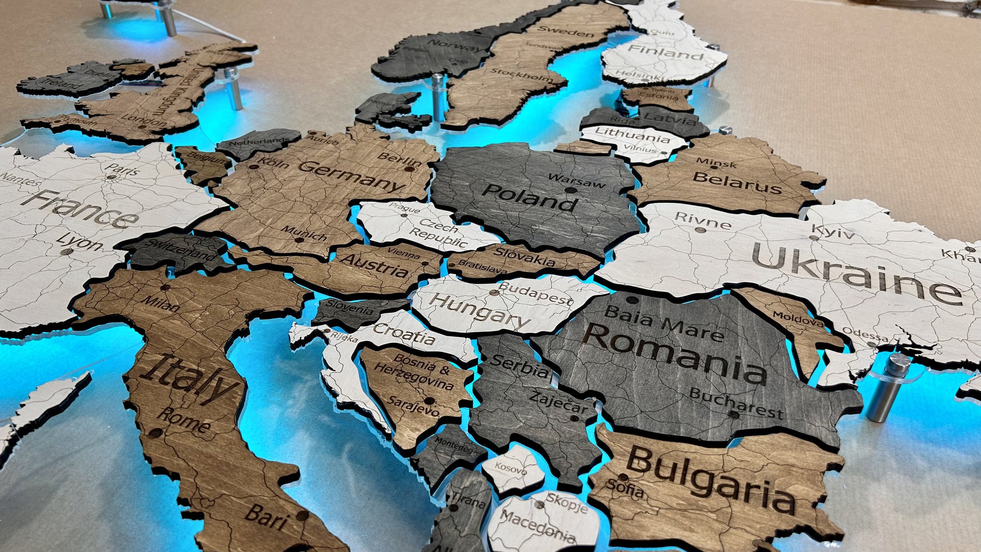 Europe LED RGB map on acrylic glass with backlighting between countries color Wander