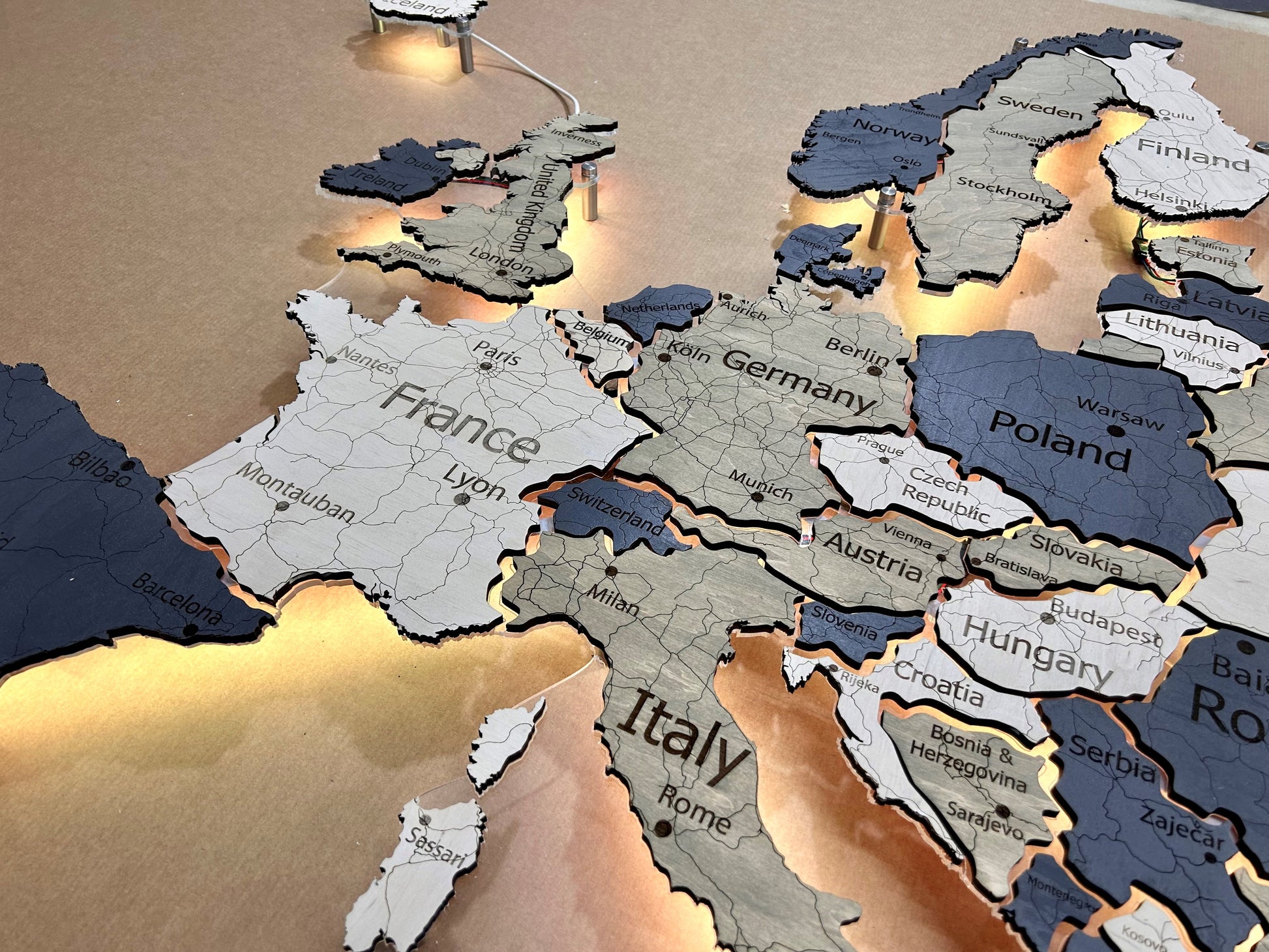 Europe LED map on acrylic glass with backlighting between countries color Deep